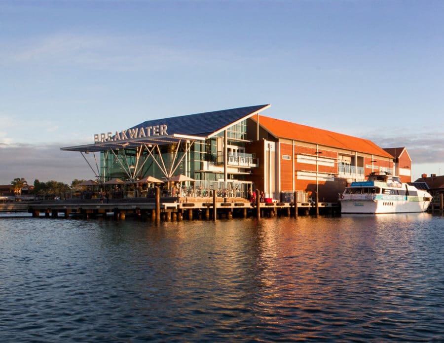 things to do in perth - aqwa and hillarys