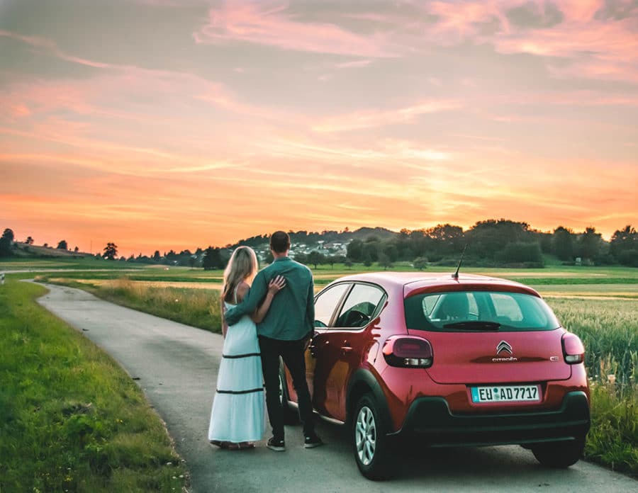 the best ways to travel cheaply