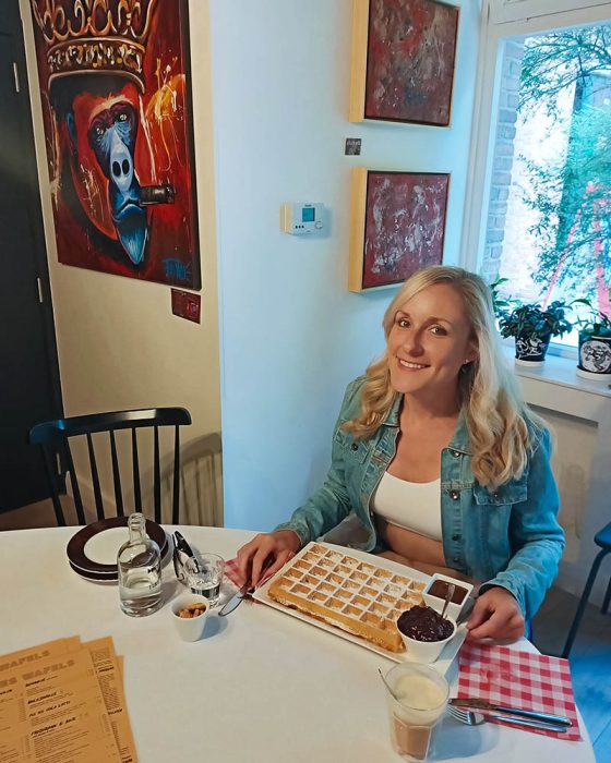 Day trip to Bruges from Amsterdam - Eating Belgian waffles in Bruges