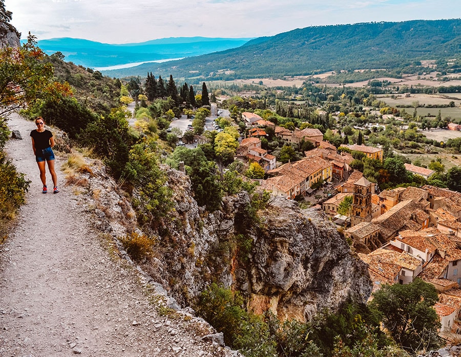 Hiking up to the church in Moustiers-Sainte-Marie