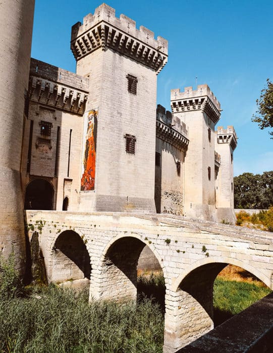 A view of the entrance to Chateau de Tarascon