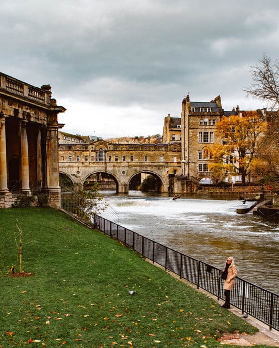 A pretty scene overlooking the Avon River and Pulteney Bridge in Bath