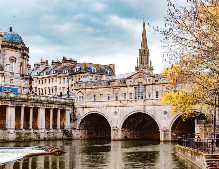 A beautiful view of the Pulteney Bridge in Bath, UK