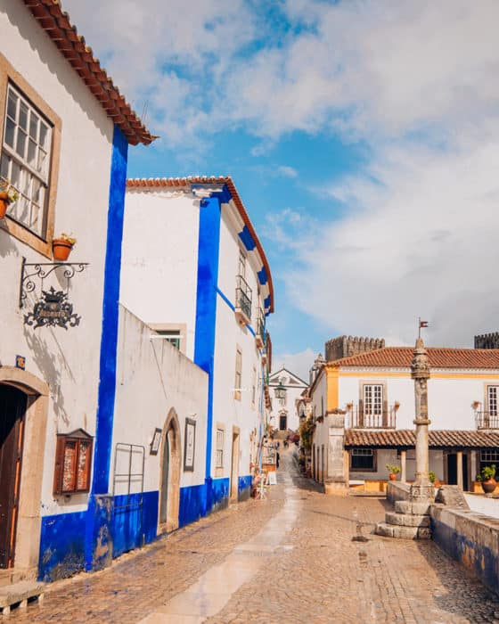 Discover the charming town centre of Obidos