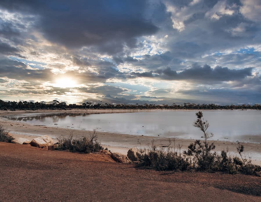Lake Magic, Perth to Wave Rock Road Trip